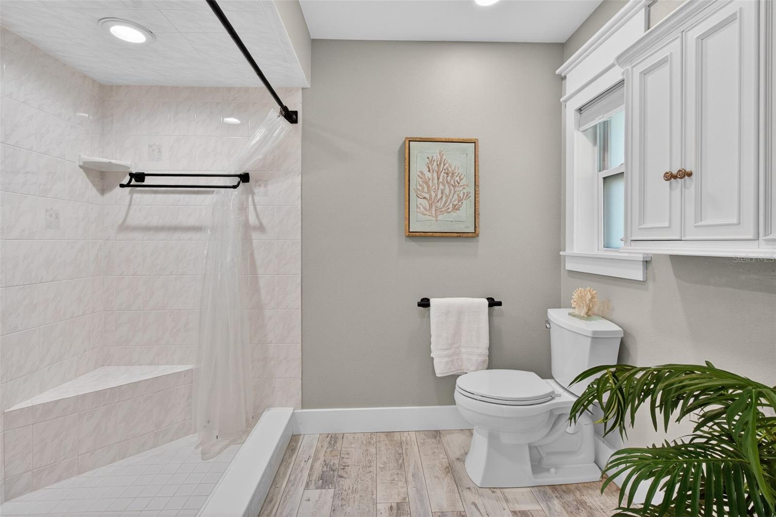 Listing photo id 27 for 2973 Somersworth Drive