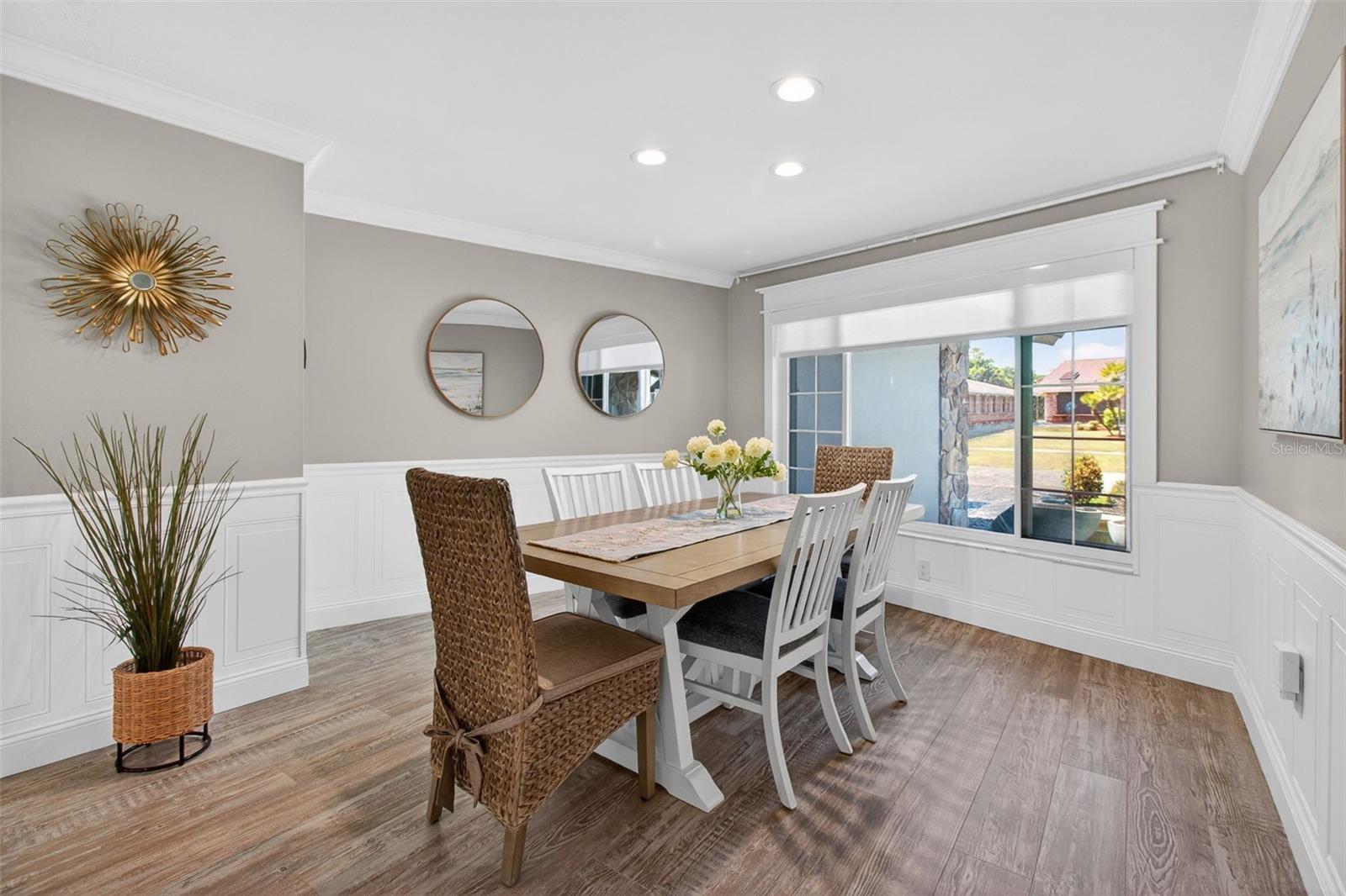 Listing photo id 35 for 2973 Somersworth Drive