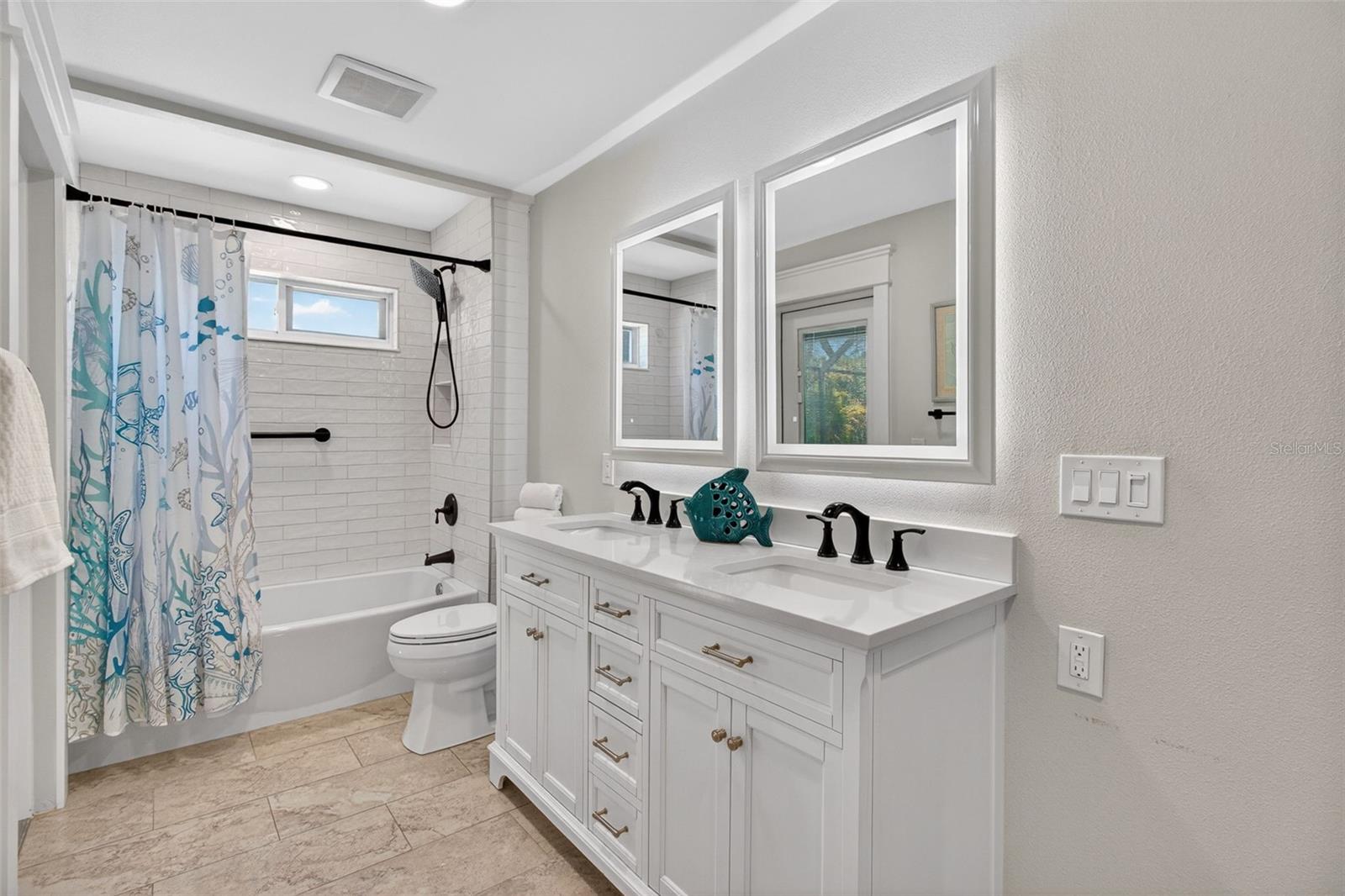 Listing photo id 41 for 2973 Somersworth Drive