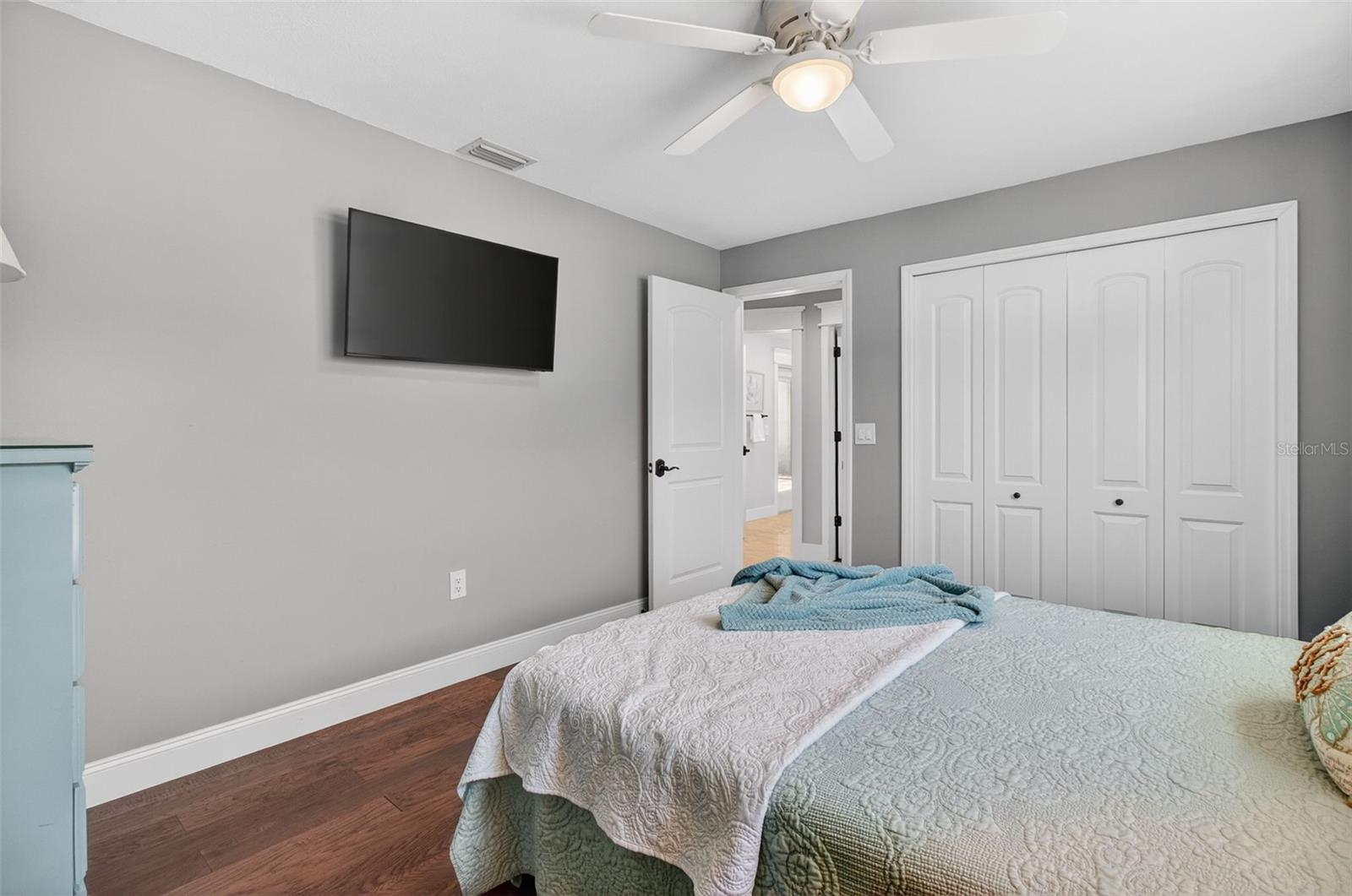 Listing photo id 44 for 2973 Somersworth Drive