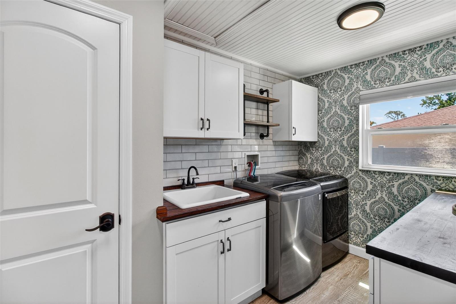 Listing photo id 45 for 2973 Somersworth Drive