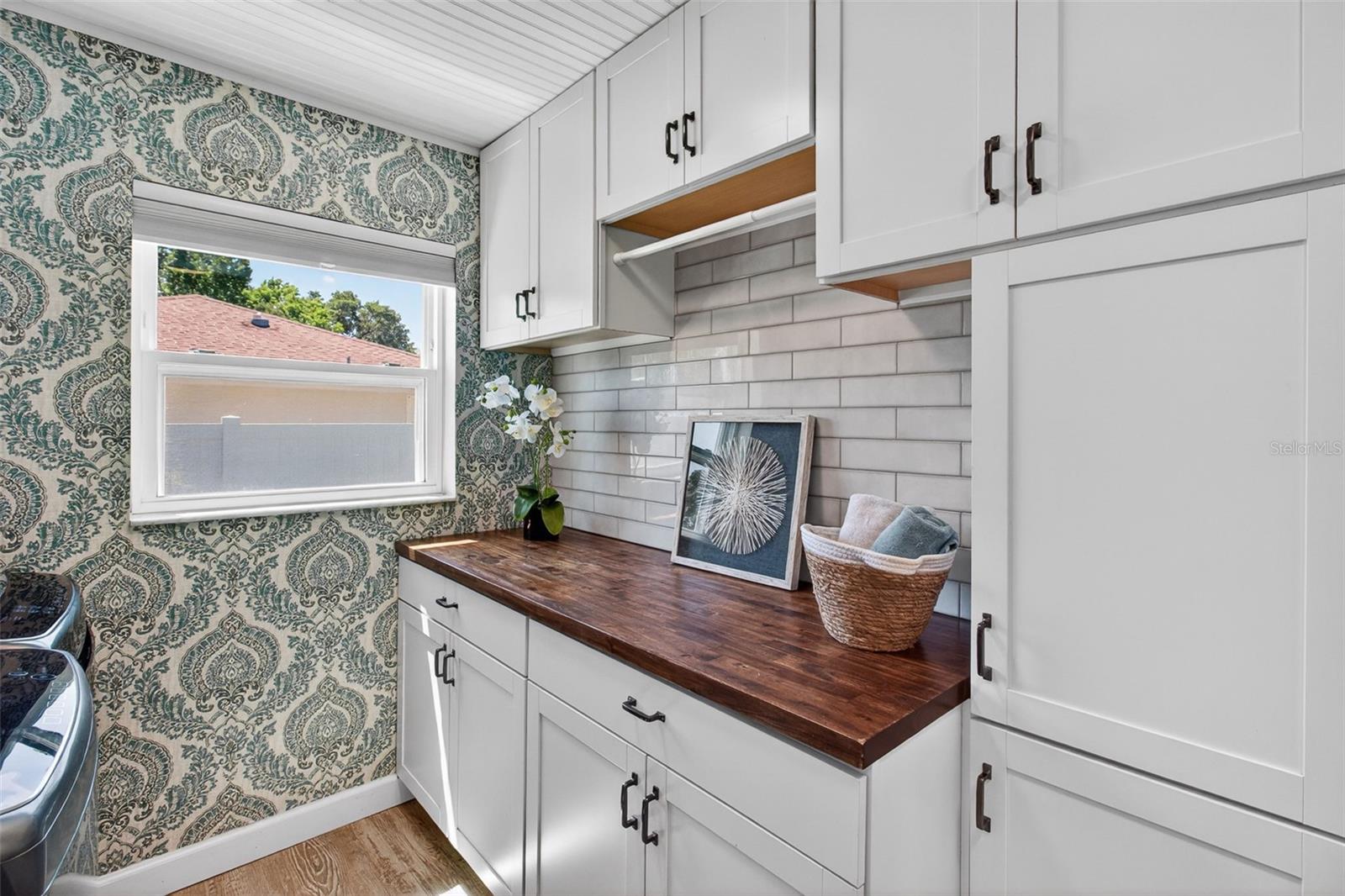 Listing photo id 46 for 2973 Somersworth Drive