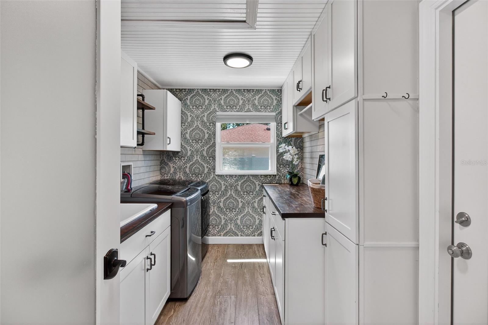 Listing photo id 47 for 2973 Somersworth Drive