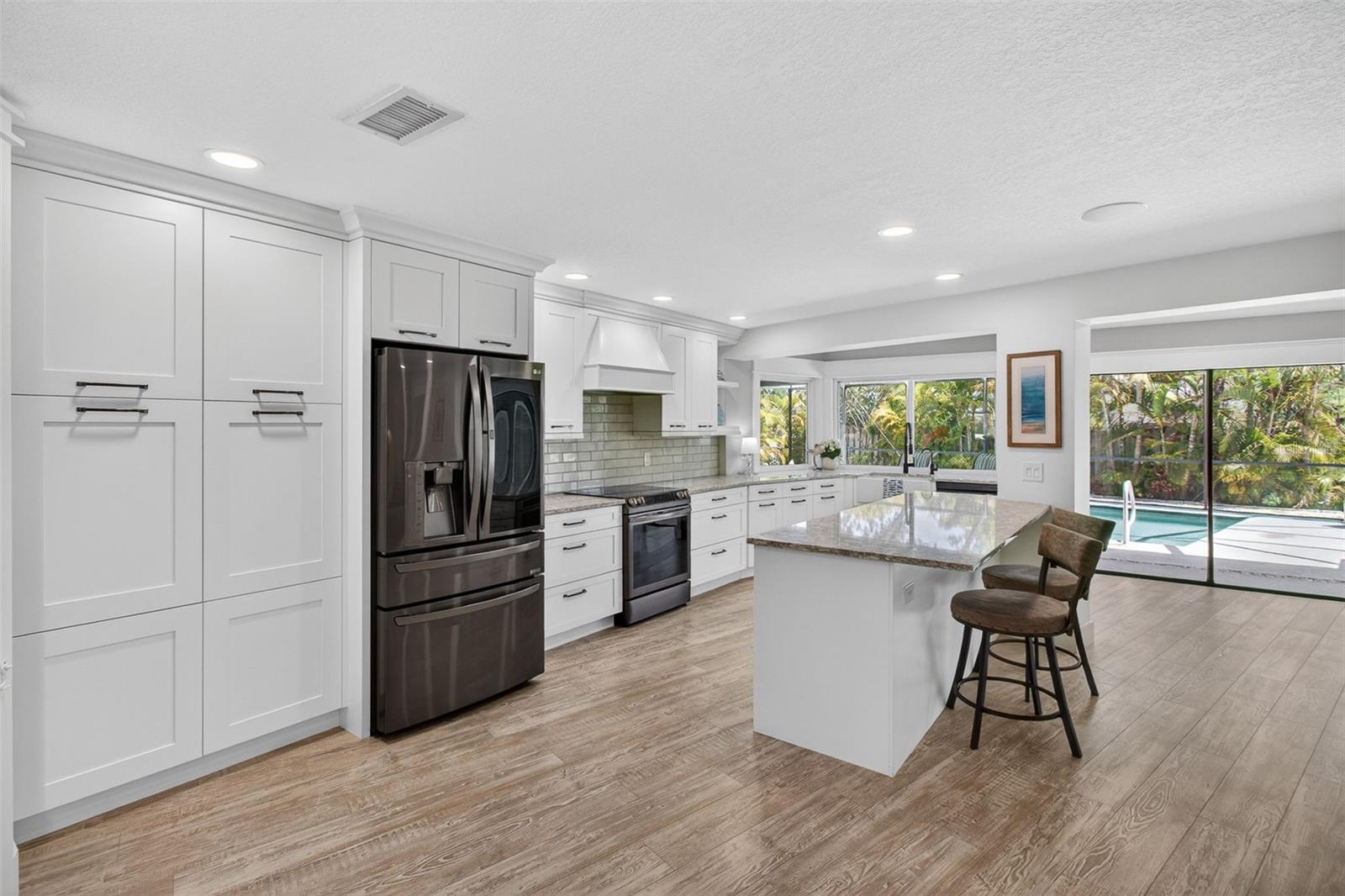 Listing photo id 7 for 2973 Somersworth Drive