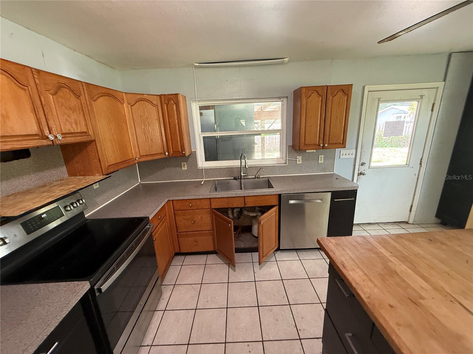 Image 2 of 12 For 3721 36th Avenue E