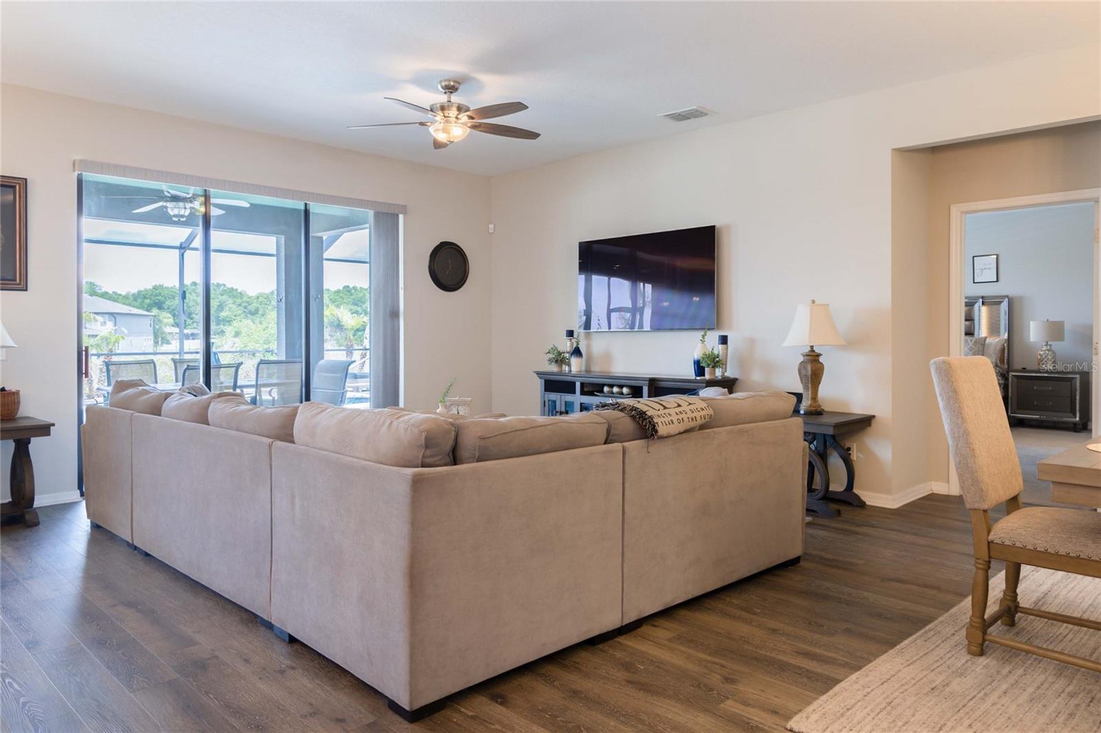 Image 14 of 41 For 11422 Leland Groves Drive