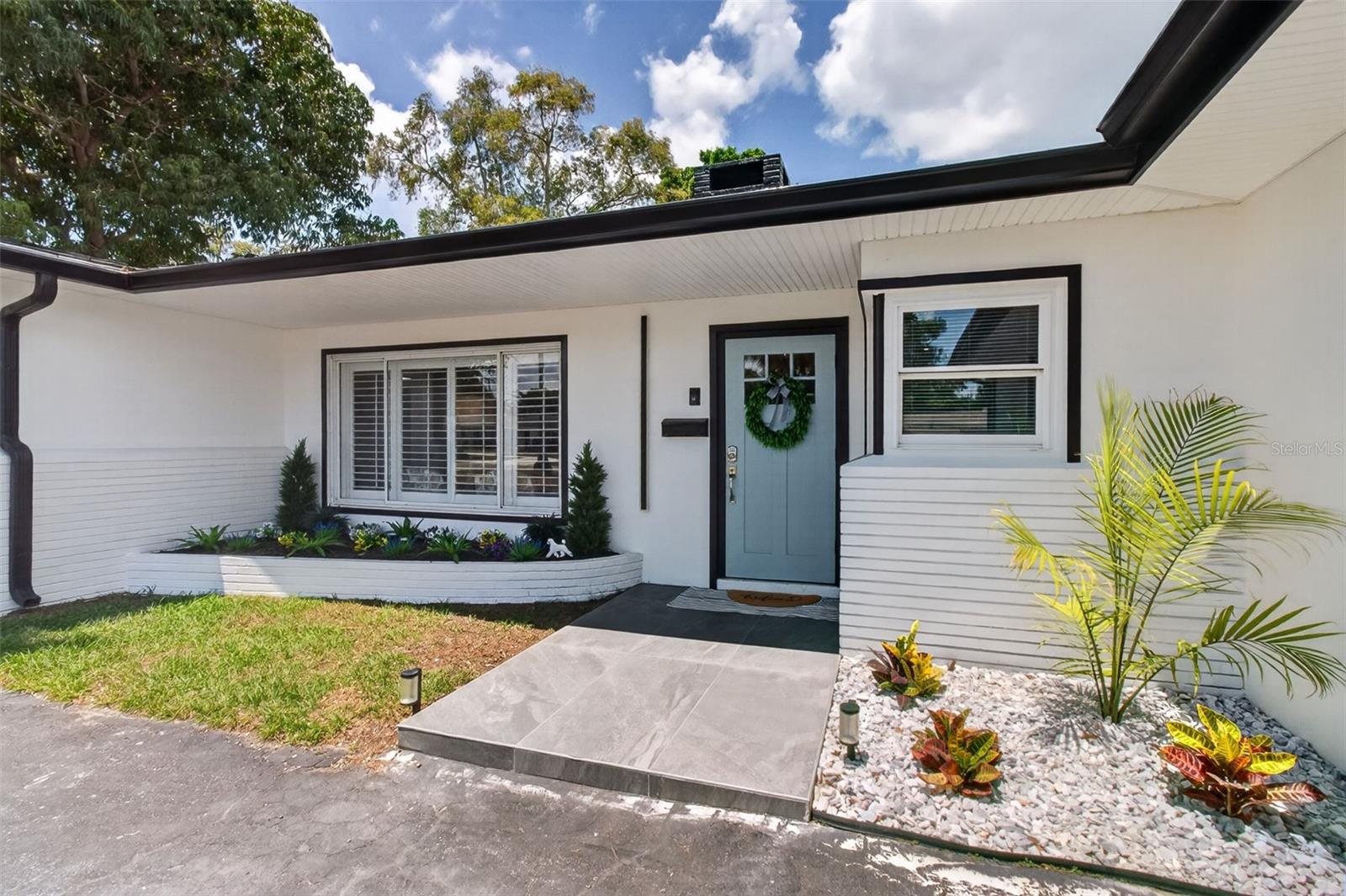 Image 4 of 65 For 1714 Indian Rocks Road