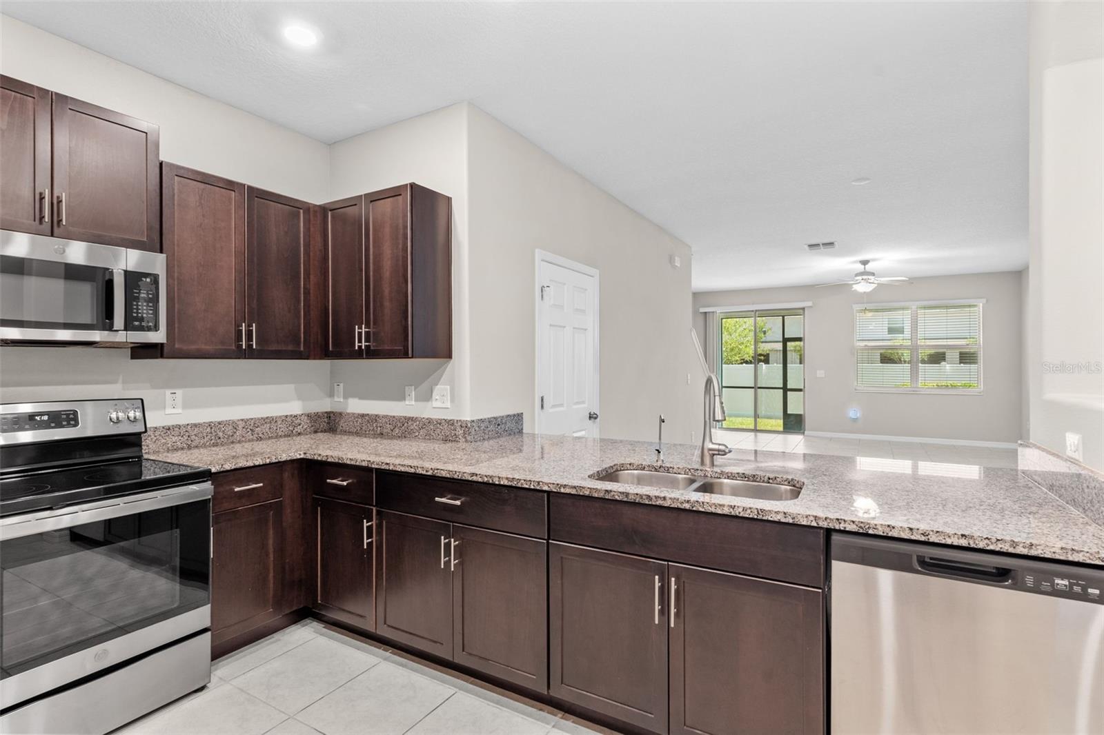 Image 11 of 42 For 741 Royal Empress Drive