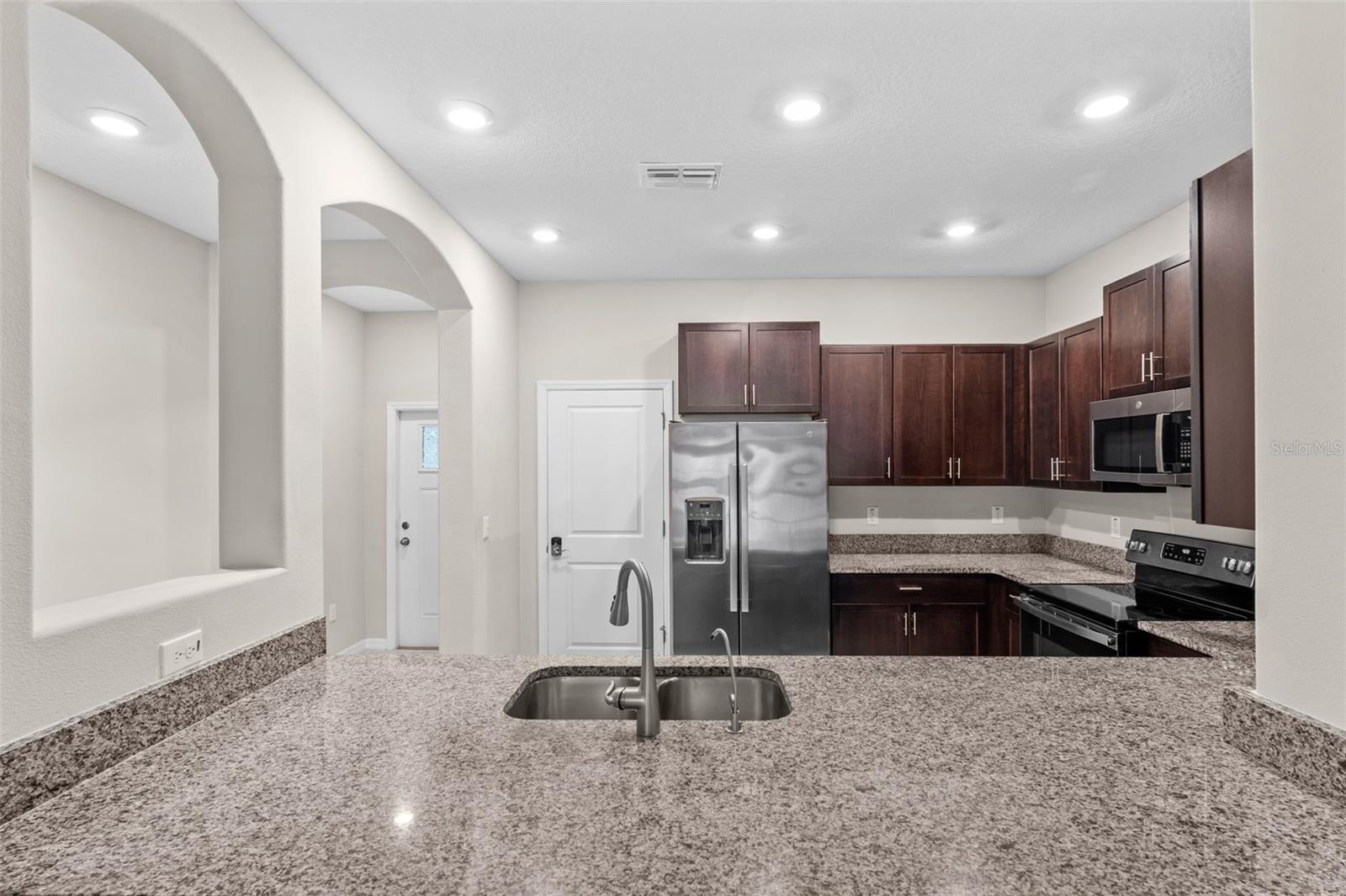 Image 14 of 42 For 741 Royal Empress Drive