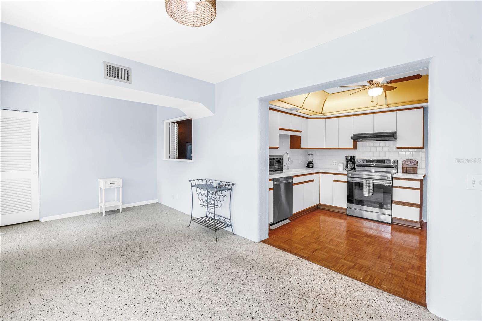 Image 19 of 33 For 4143 56th Street N 1006