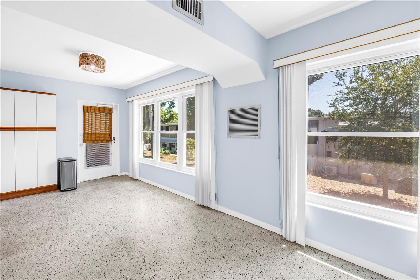 Image 20 of 33 For 4143 56th Street N 1006