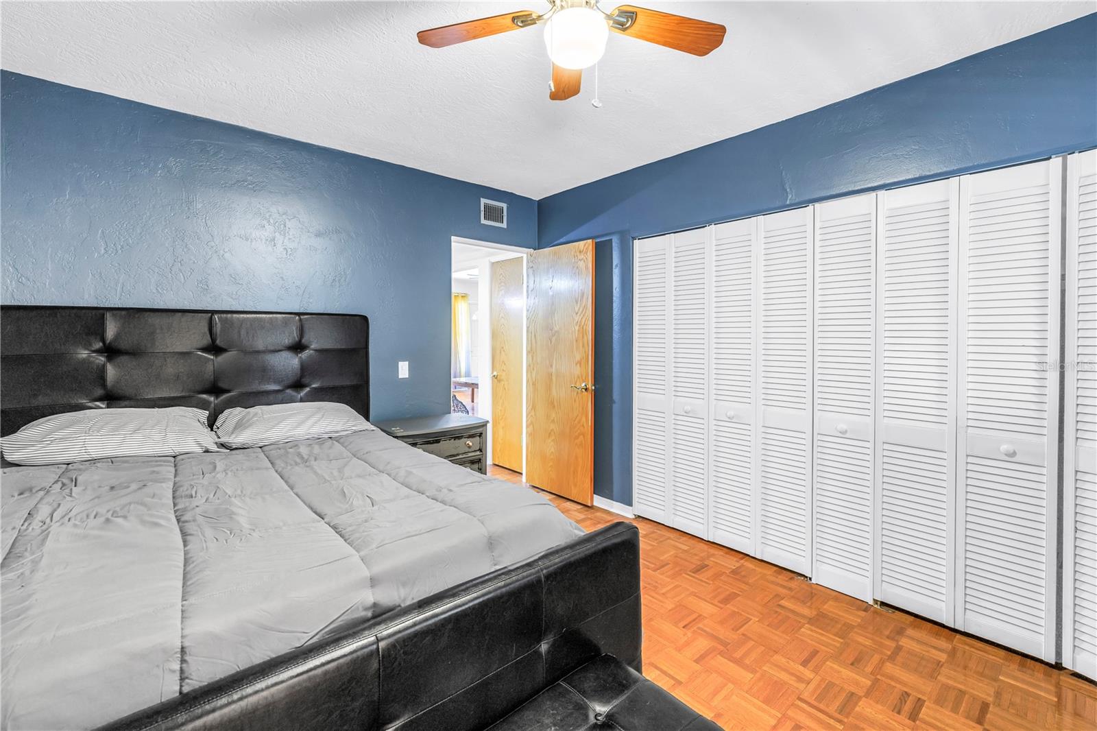 Image 26 of 33 For 4143 56th Street N 1006