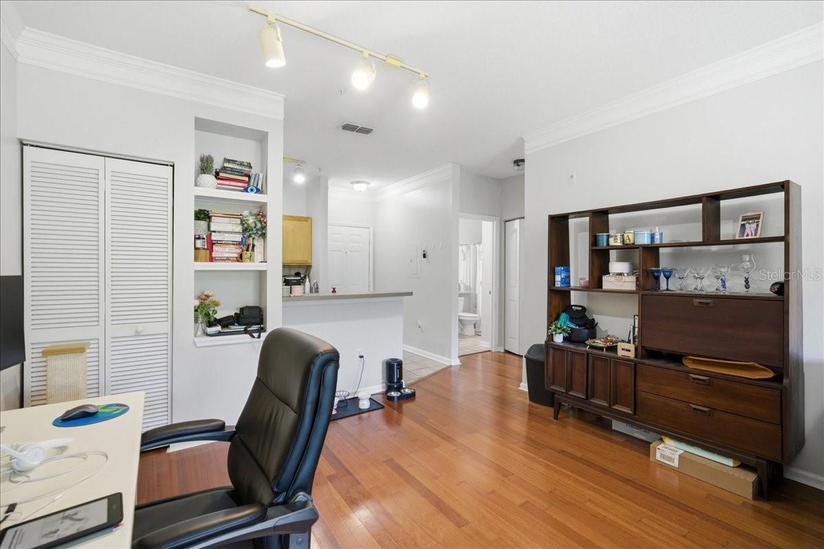 Image 11 of 33 For 4207 Dale Mabry Highway 5307