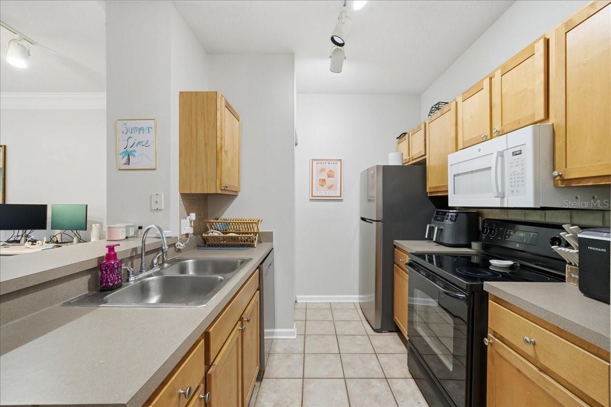 Image 4 of 33 For 4207 Dale Mabry Highway 5307