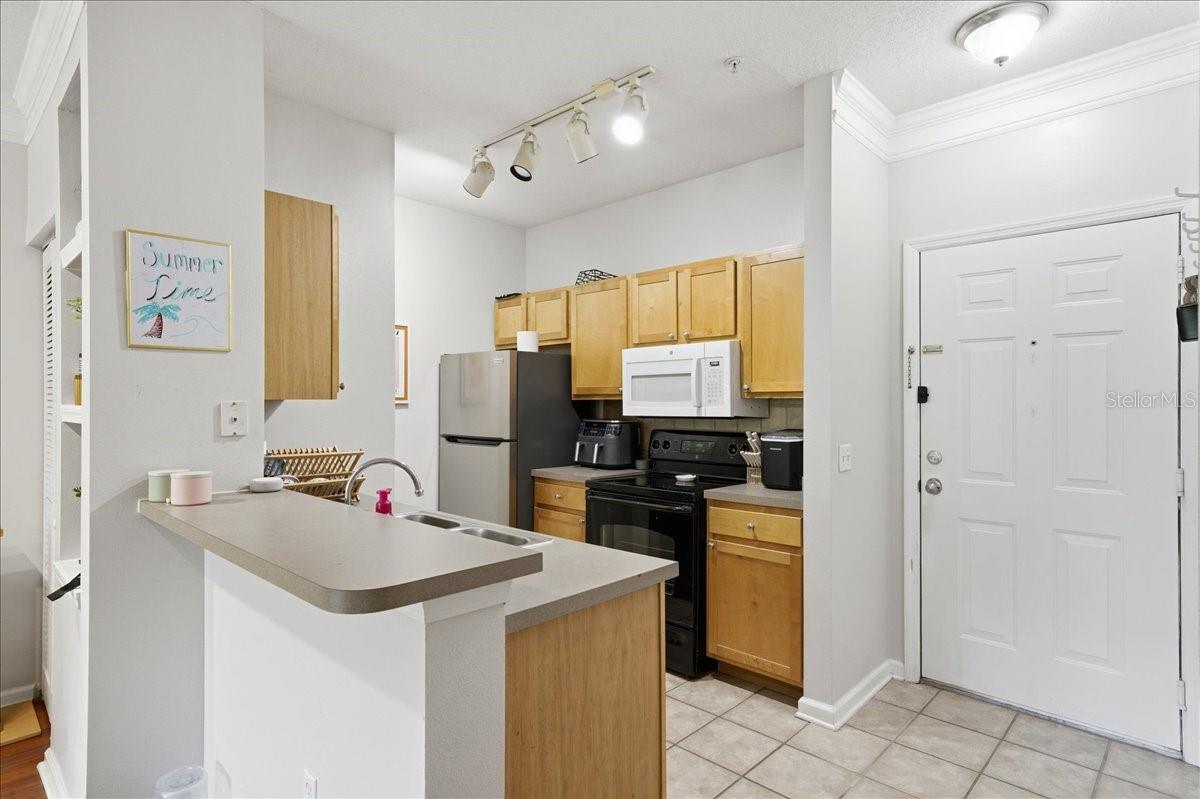 Image 6 of 33 For 4207 Dale Mabry Highway 5307