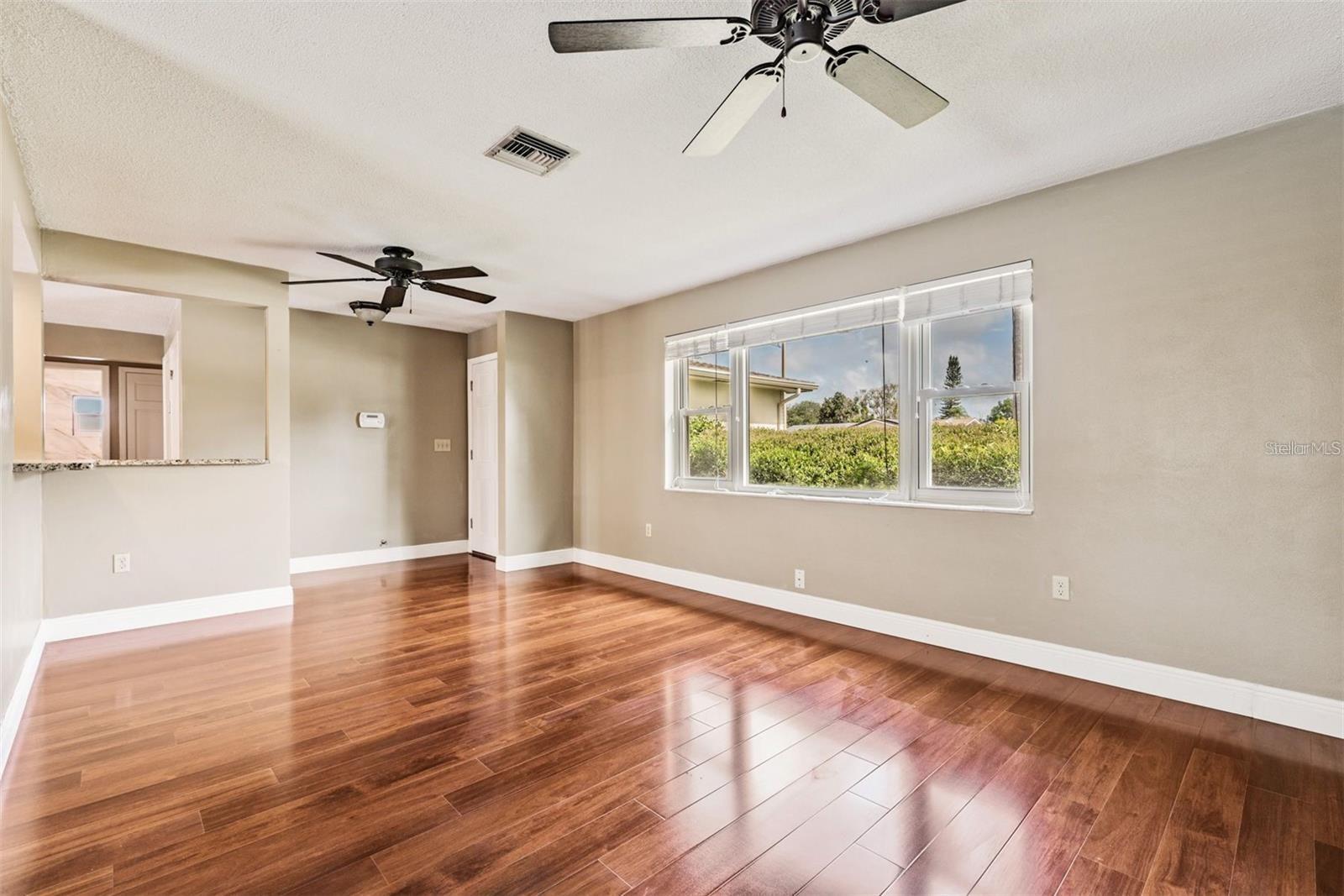 Image 16 of 31 For 11440 130th Avenue