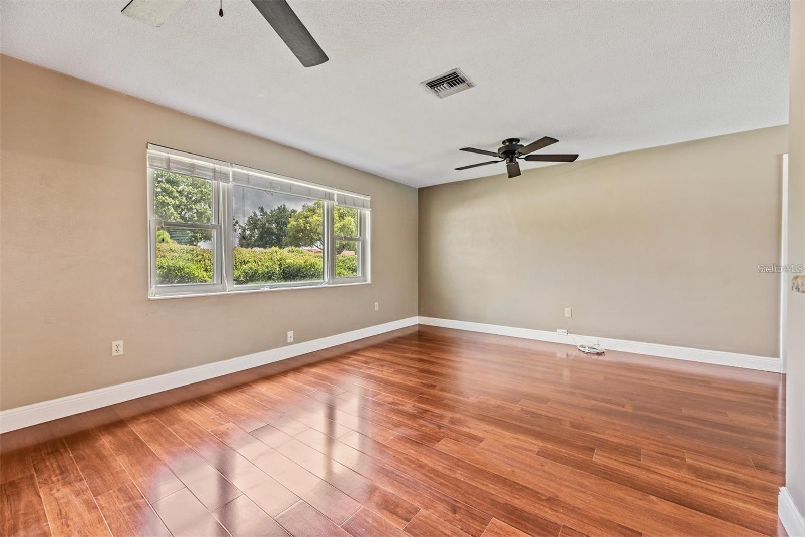 Image 20 of 31 For 11440 130th Avenue