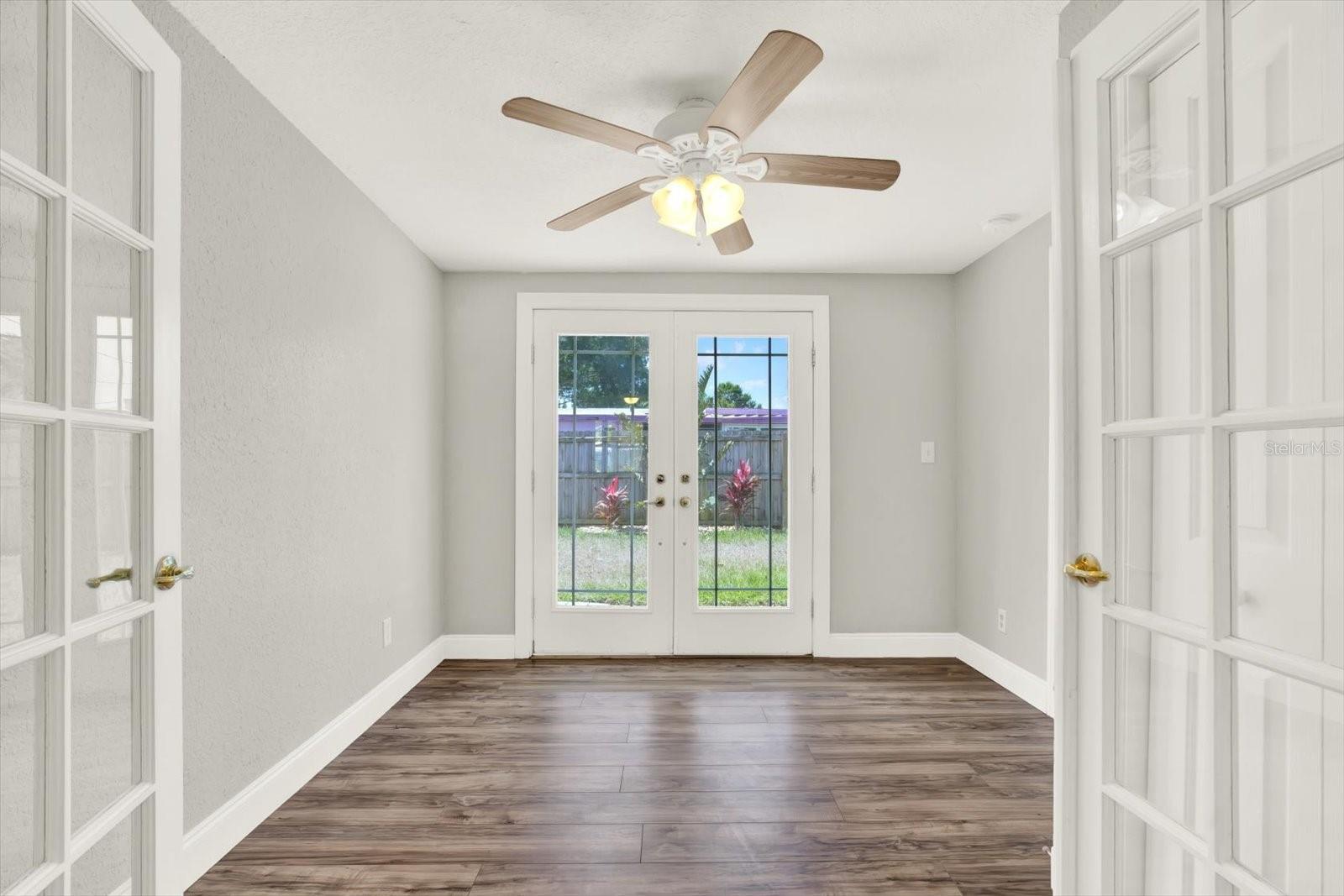 Image 11 of 25 For 10132 115th Avenue