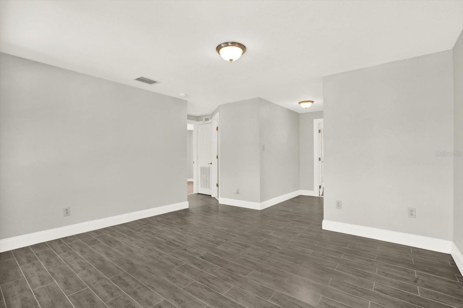 Image 5 of 25 For 10132 115th Avenue