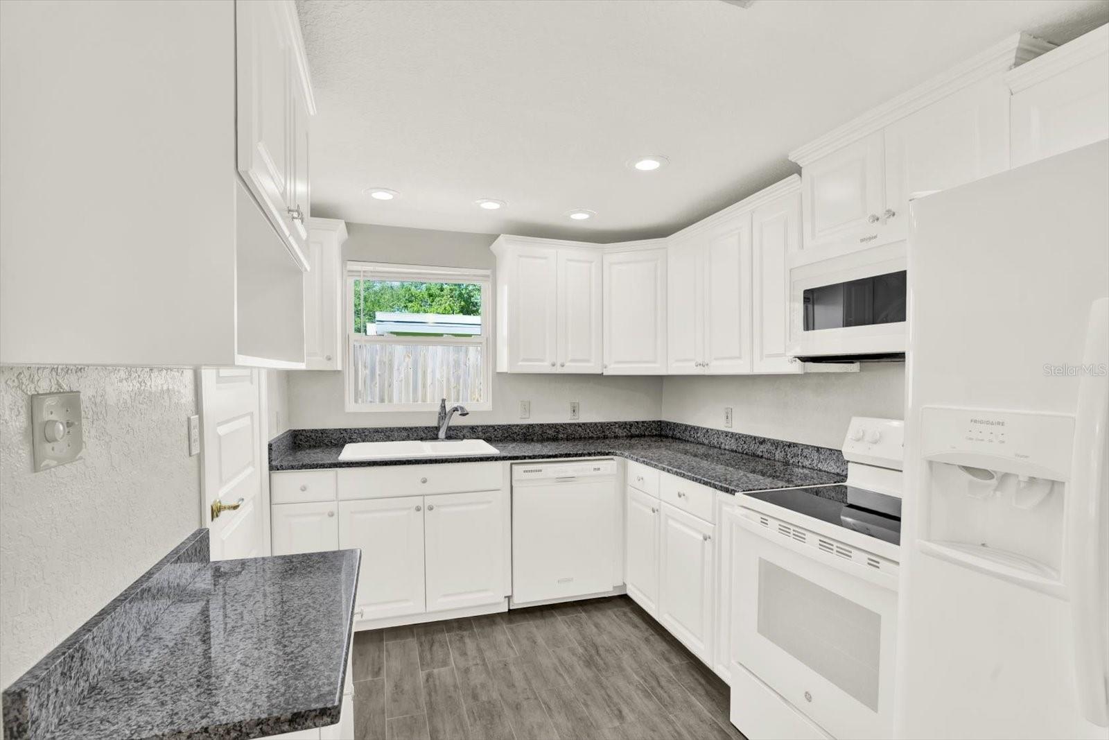 Image 9 of 25 For 10132 115th Avenue