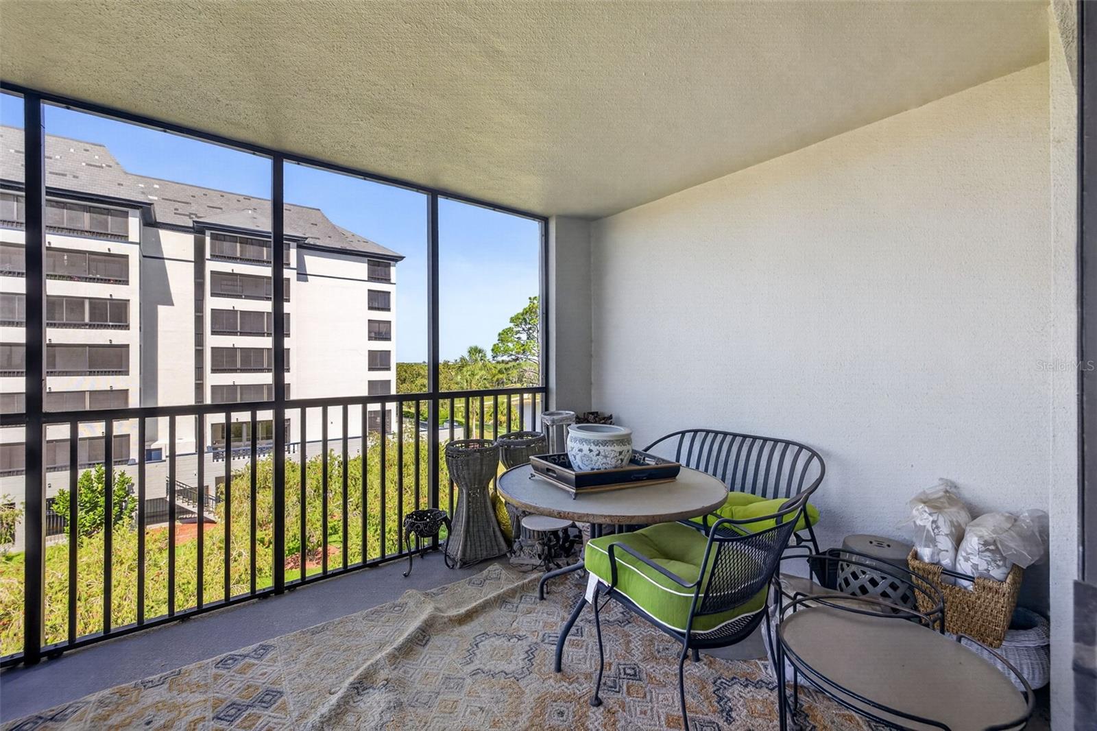 Listing photo id 17 for 14820 14820 Rue De Bayonne  Apt 402