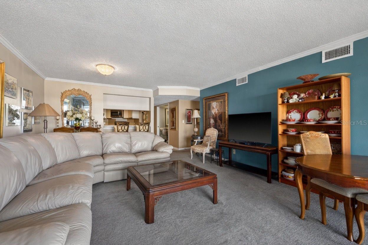 Listing photo id 1 for 14820 14820 Rue De Bayonne  Apt 402
