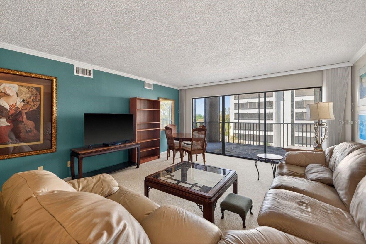 Listing photo id 3 for 14820 14820 Rue De Bayonne  Apt 402