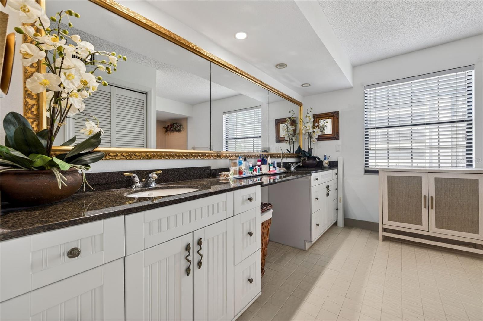 Listing photo id 6 for 14820 14820 Rue De Bayonne  Apt 402