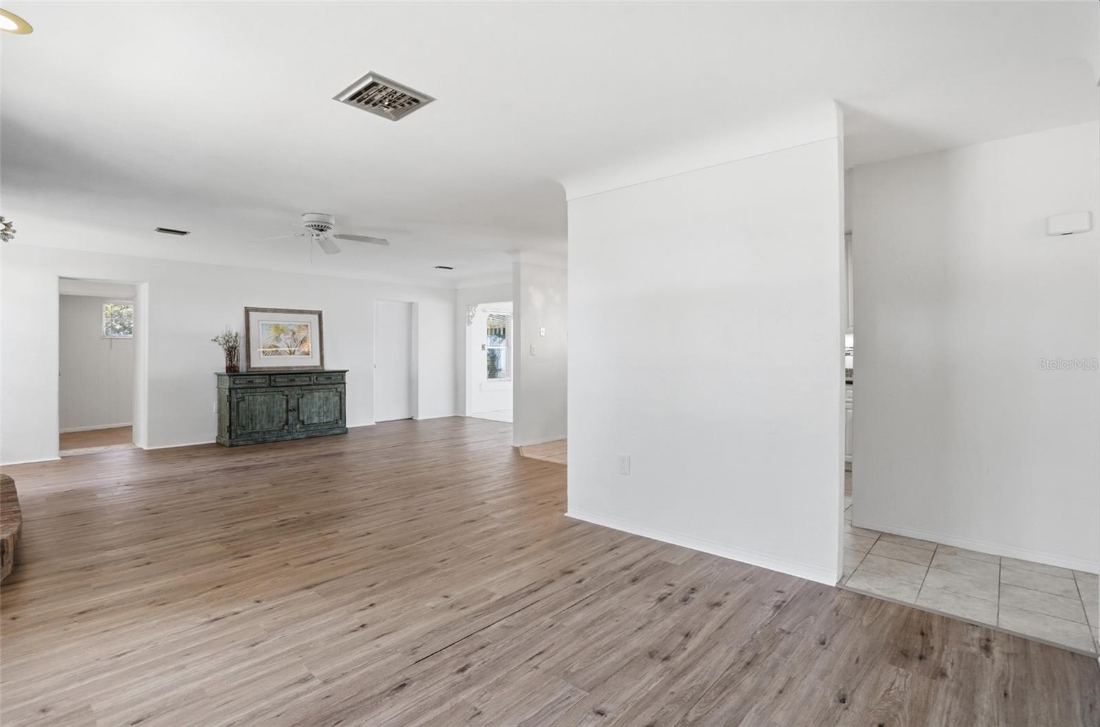 Image 10 of 41 For 5941 49th Avenue N
