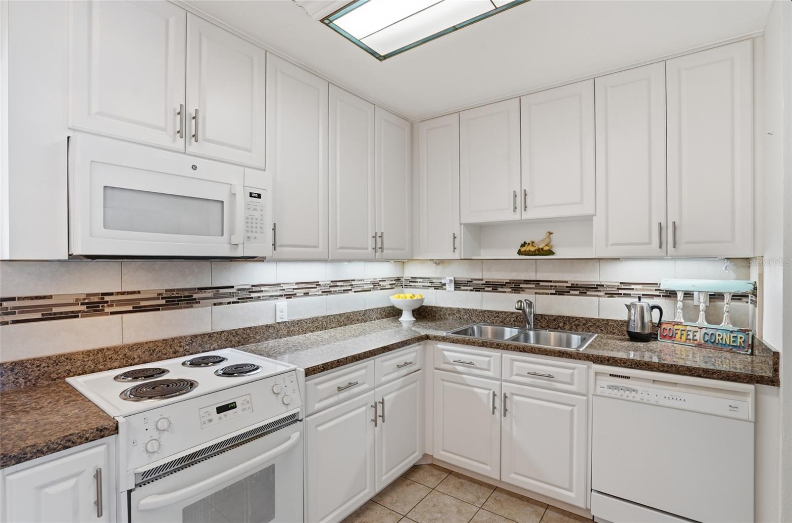 Image 12 of 41 For 5941 49th Avenue N