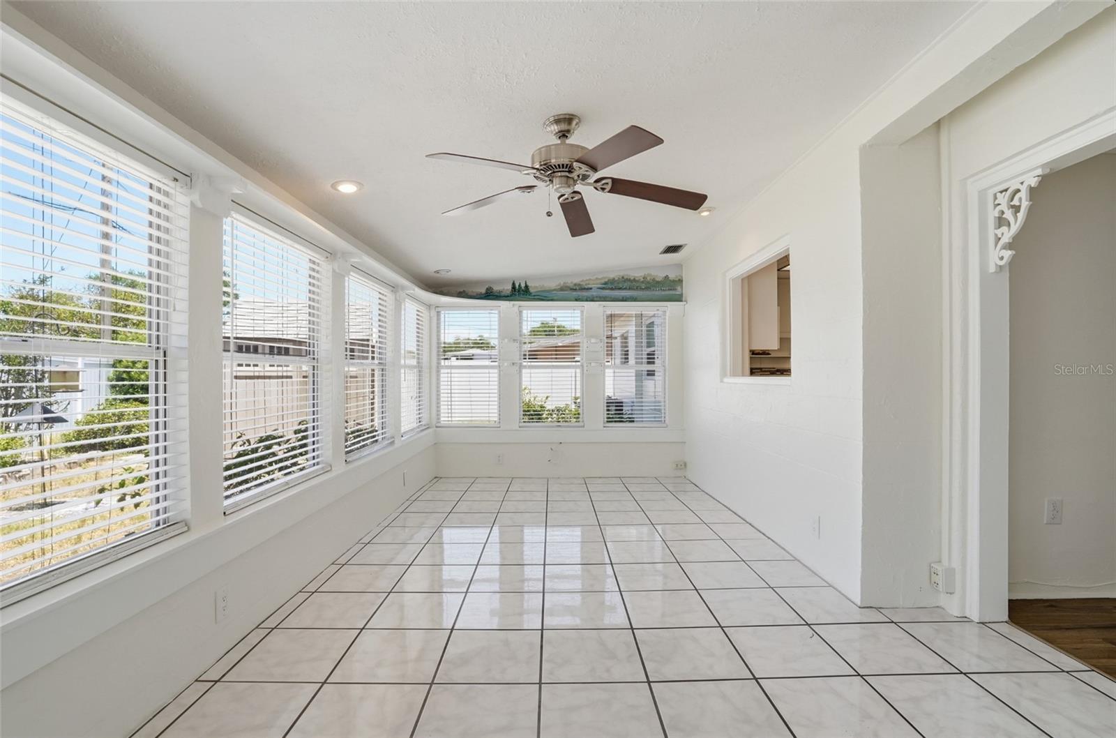 Image 24 of 41 For 5941 49th Avenue N