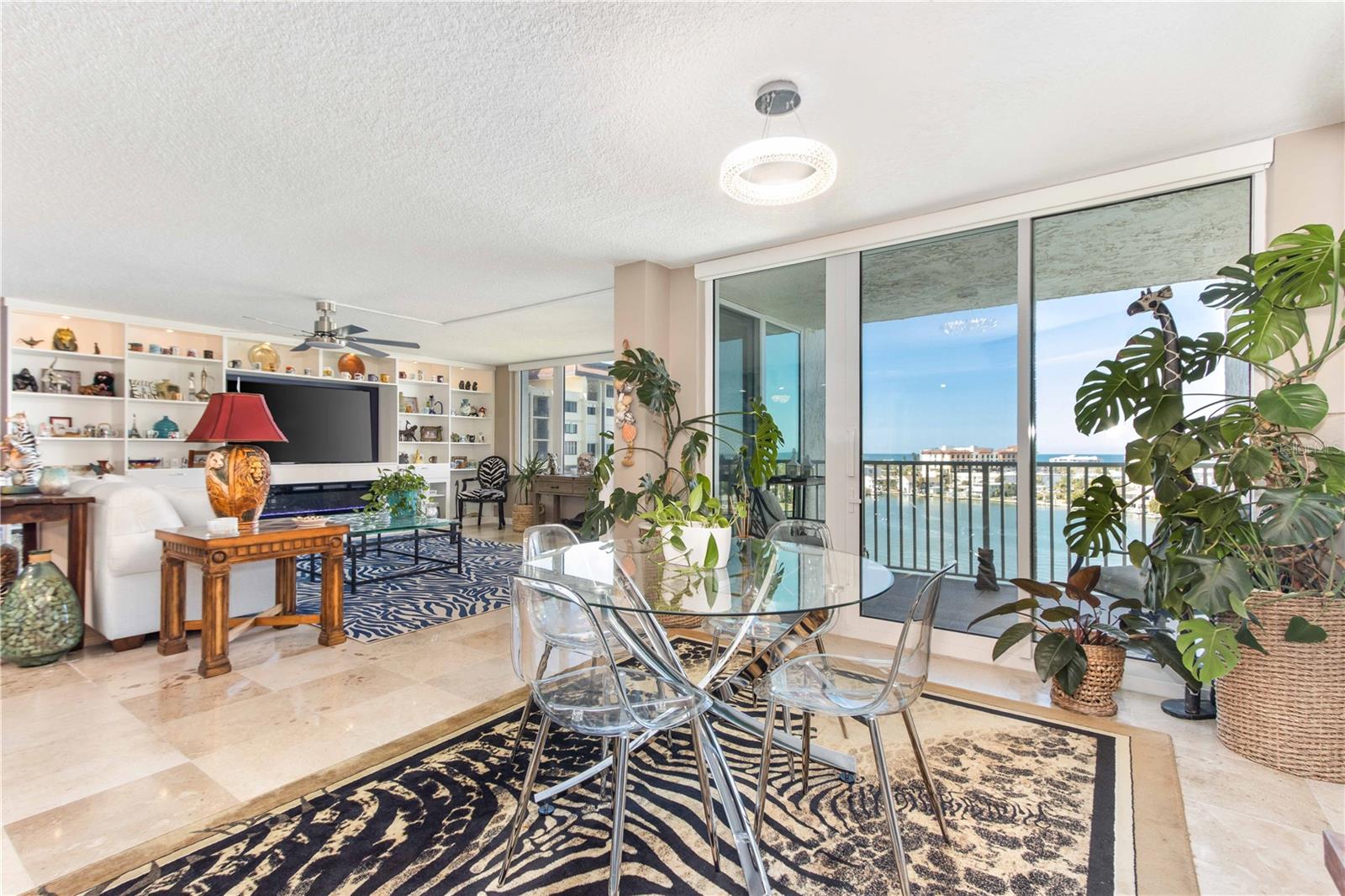 Image 10 of 60 For 736 Island Way 804