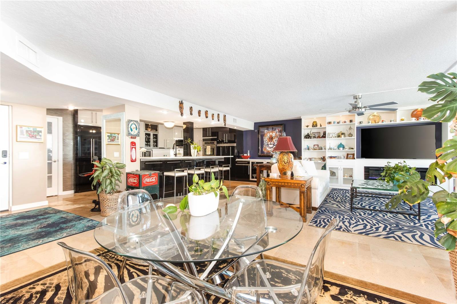 Image 11 of 60 For 736 Island Way 804