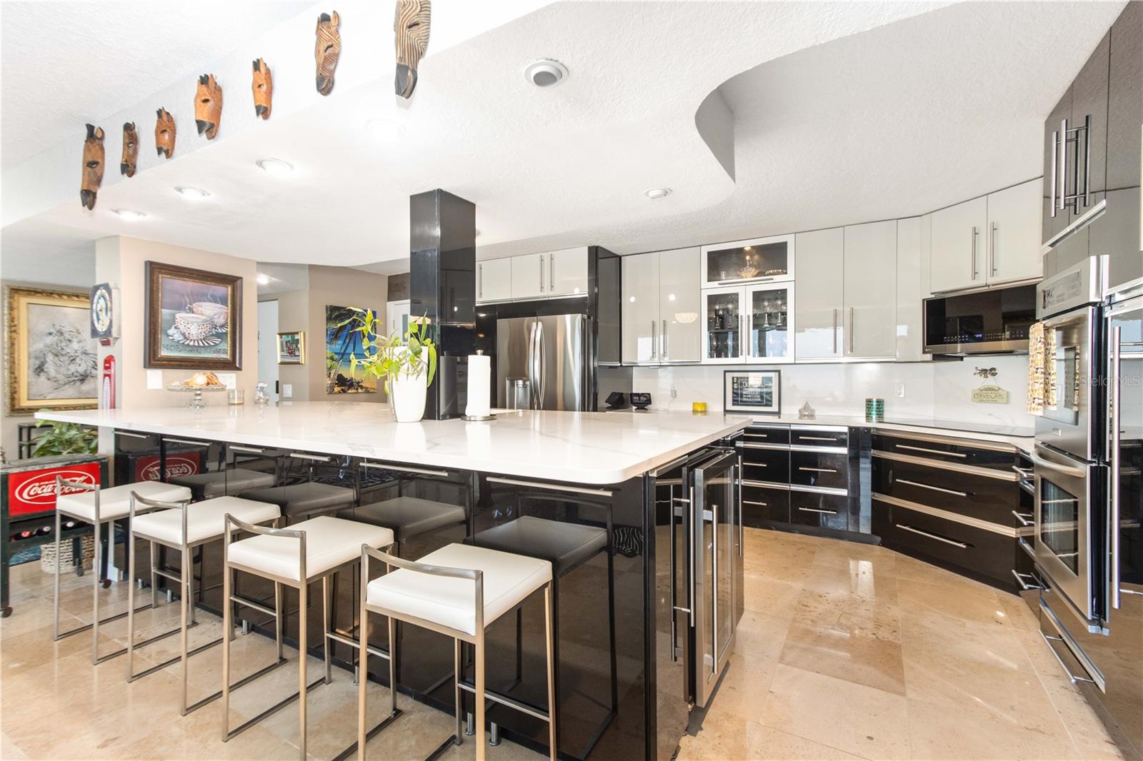 Image 13 of 60 For 736 Island Way 804