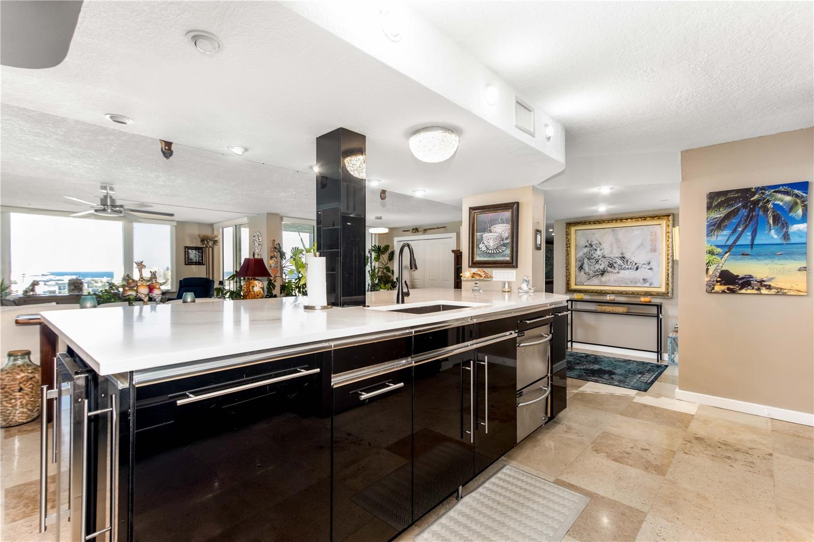 Image 15 of 60 For 736 Island Way 804