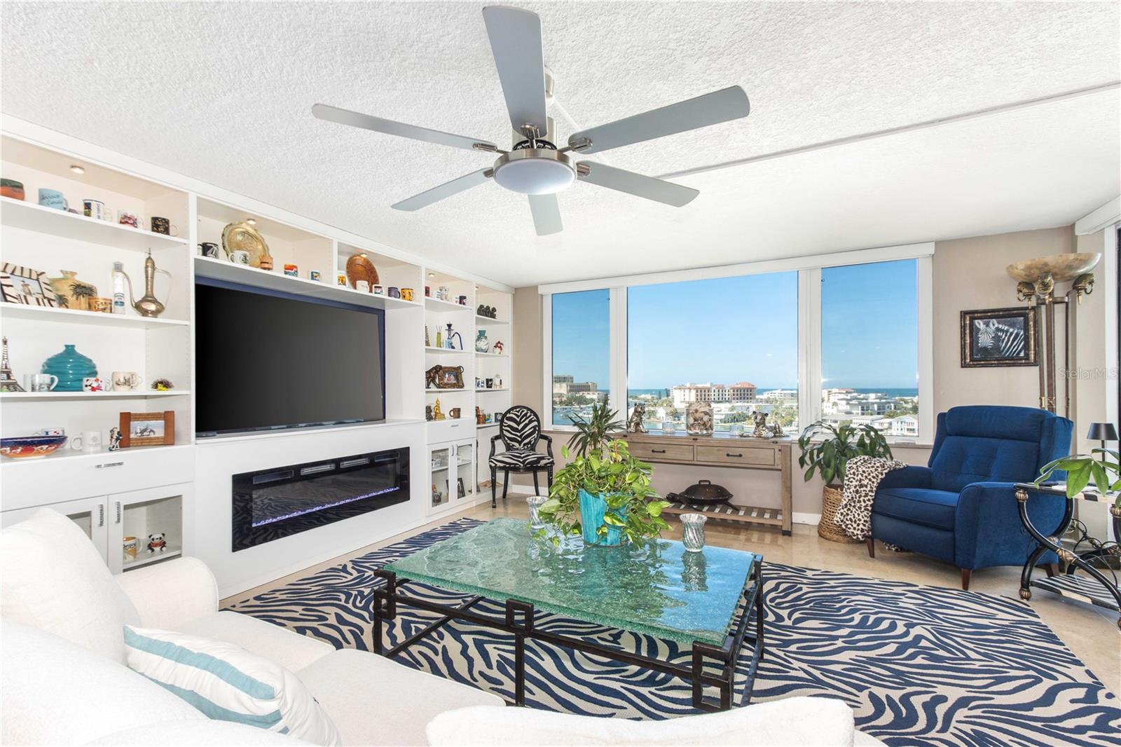 Image 18 of 60 For 736 Island Way 804