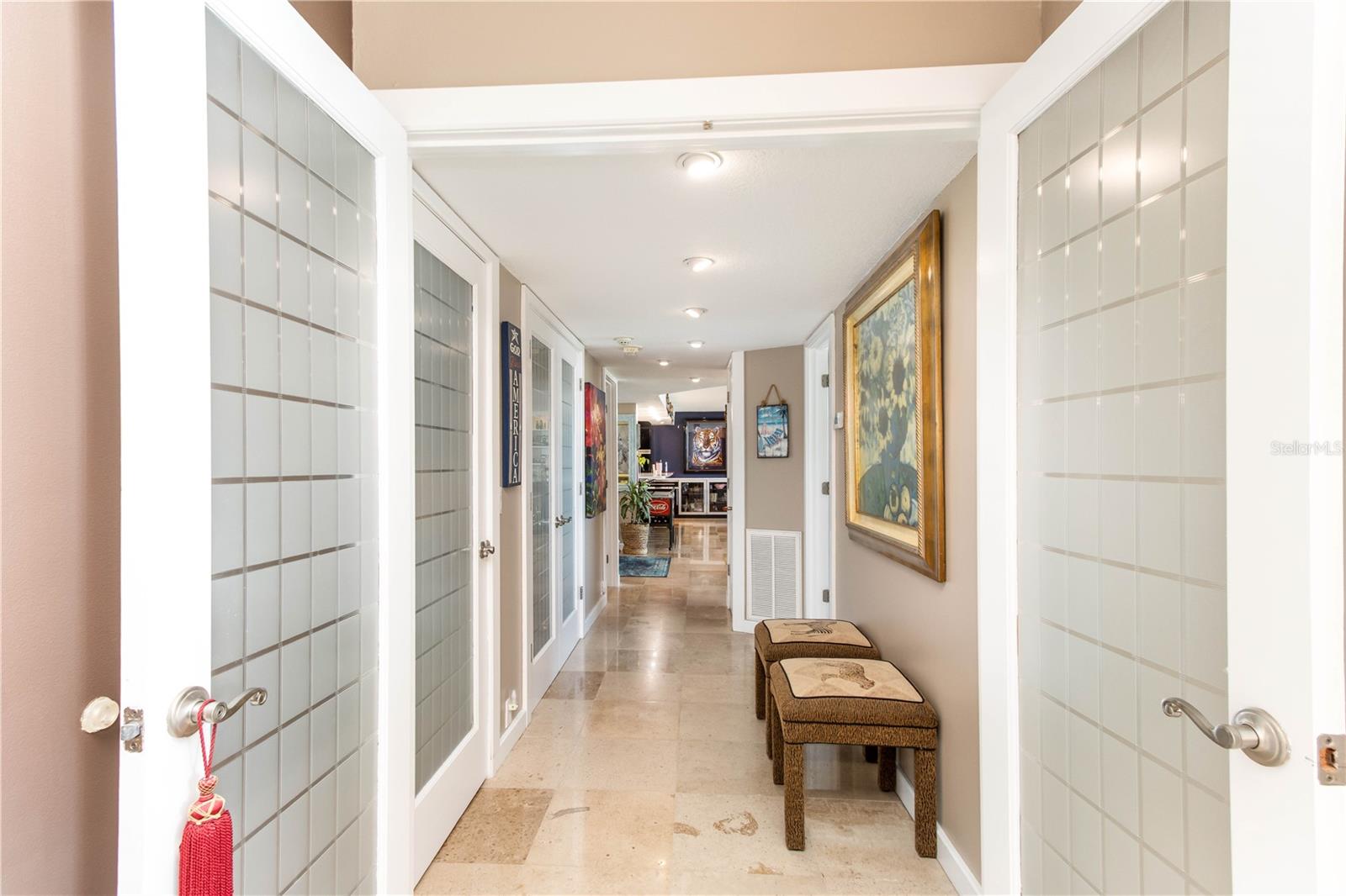 Image 27 of 60 For 736 Island Way 804