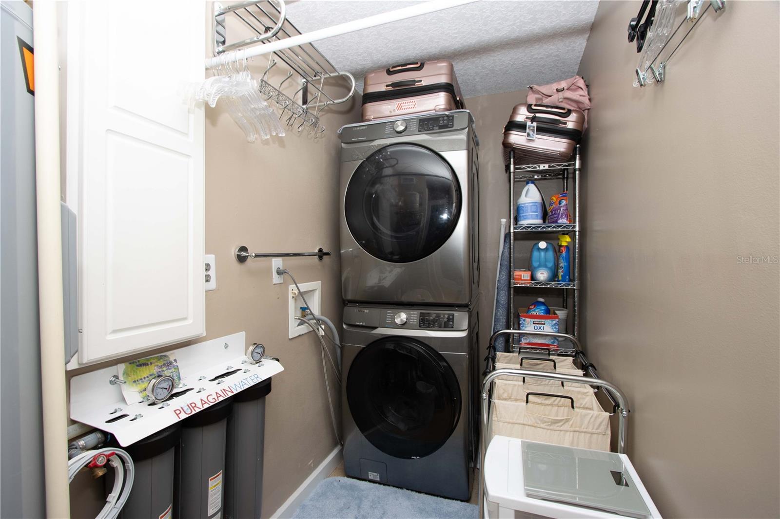 Image 33 of 60 For 736 Island Way 804