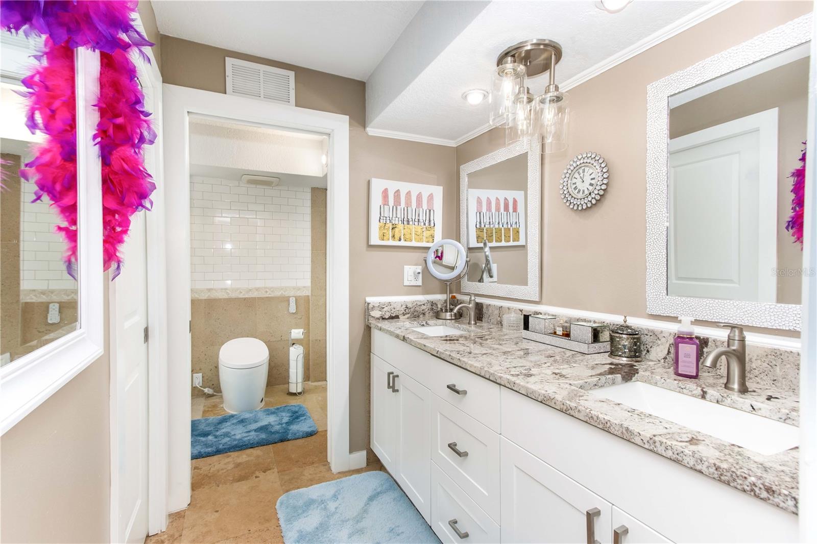 Image 34 of 60 For 736 Island Way 804