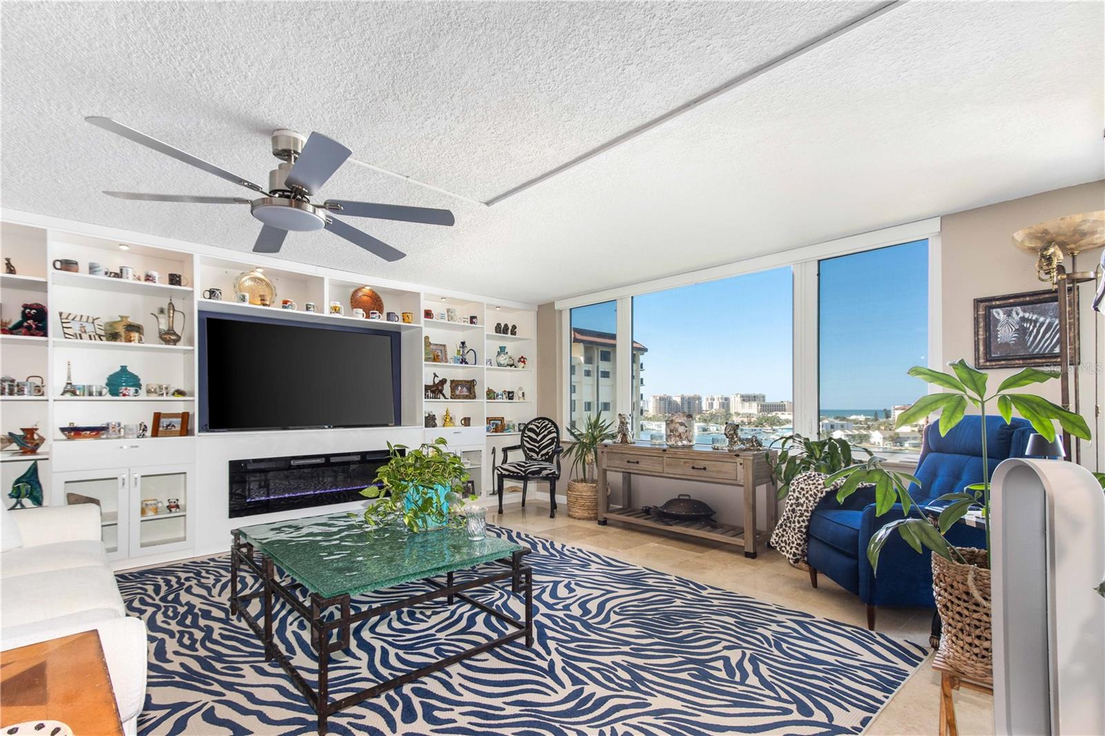 Image 4 of 60 For 736 Island Way 804