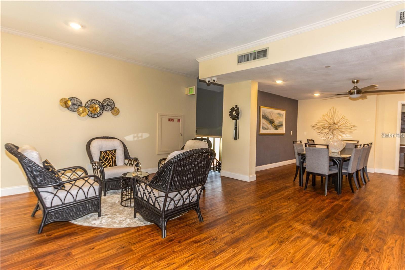 Image 45 of 60 For 736 Island Way 804