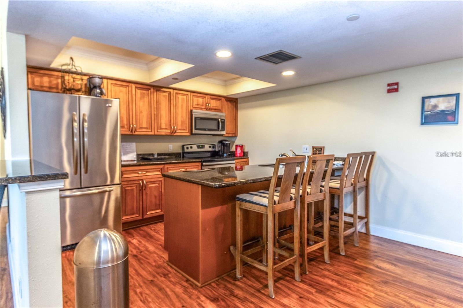 Image 46 of 60 For 736 Island Way 804