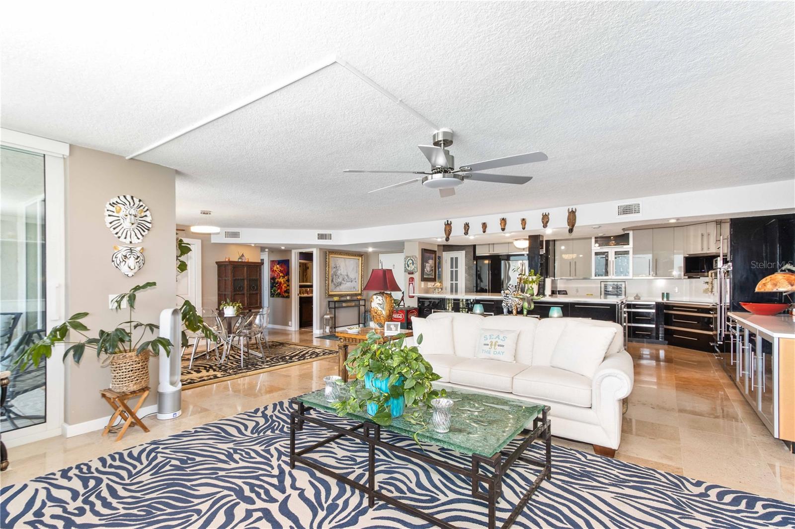 Image 8 of 60 For 736 Island Way 804