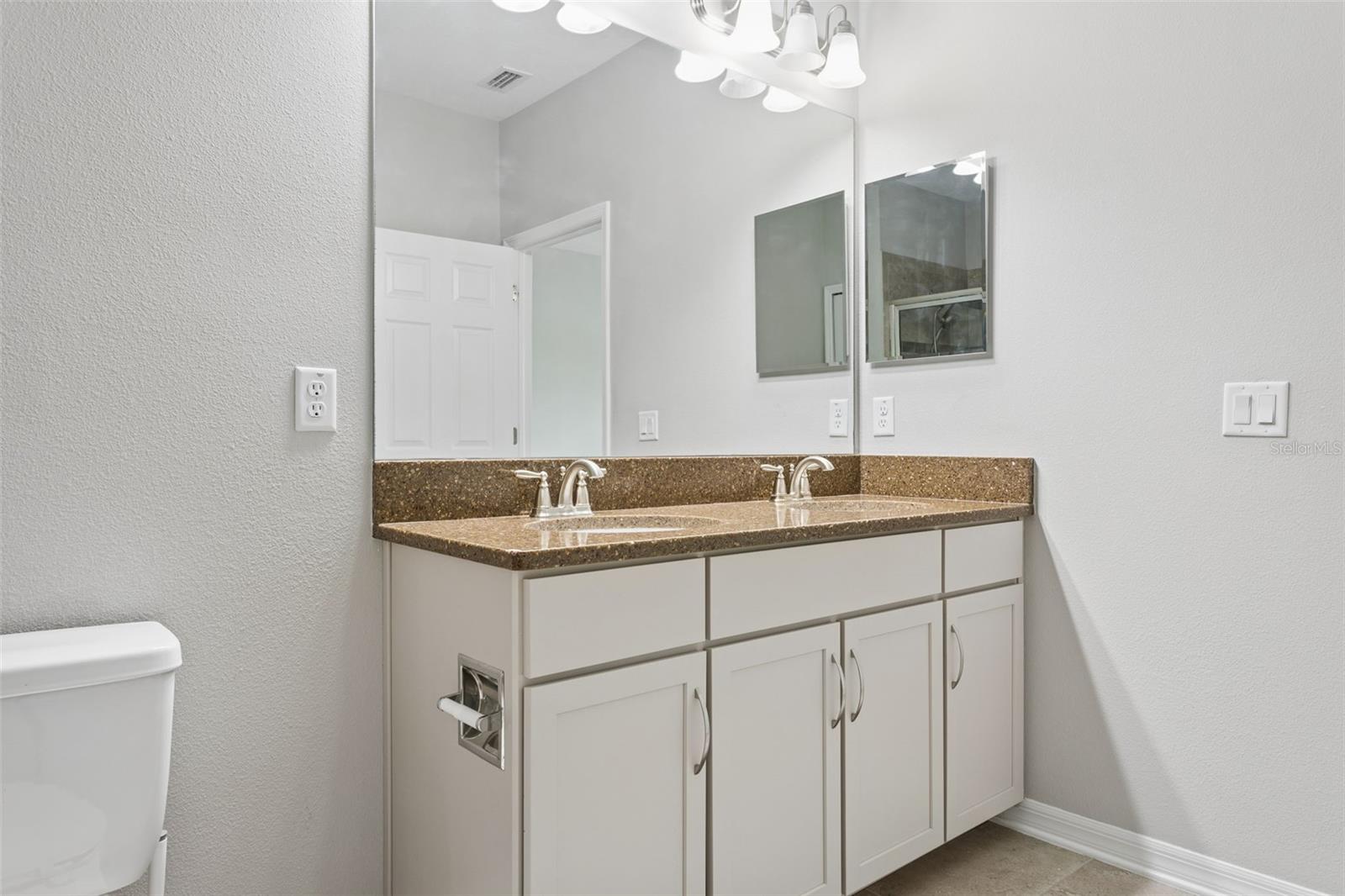 Image 18 of 29 For 30090 Southwell Lane