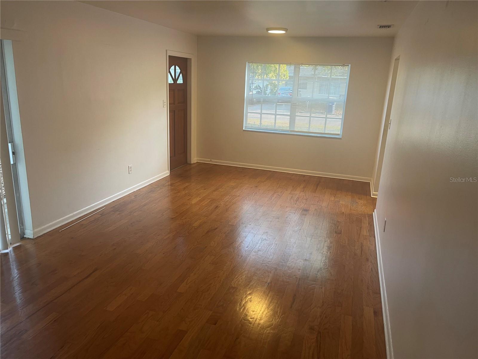 Image 9 of 25 For 3302 Wallace Avenue
