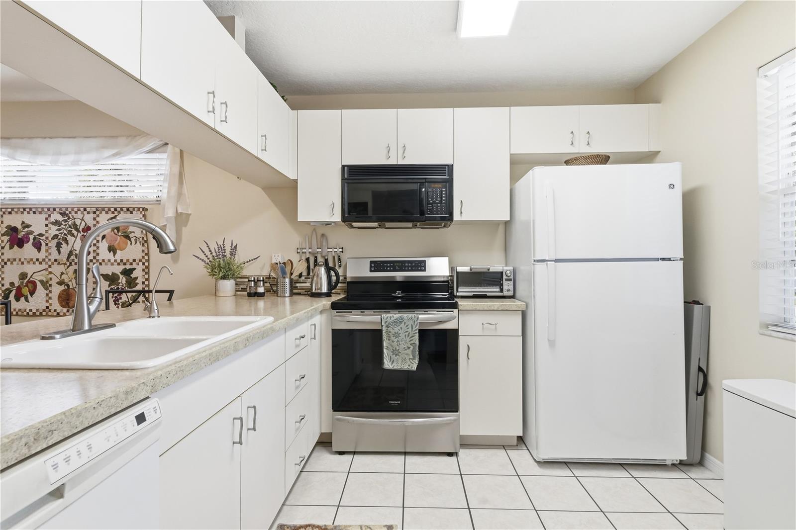 Image 11 of 44 For 9034 Lake Place Lane 9034