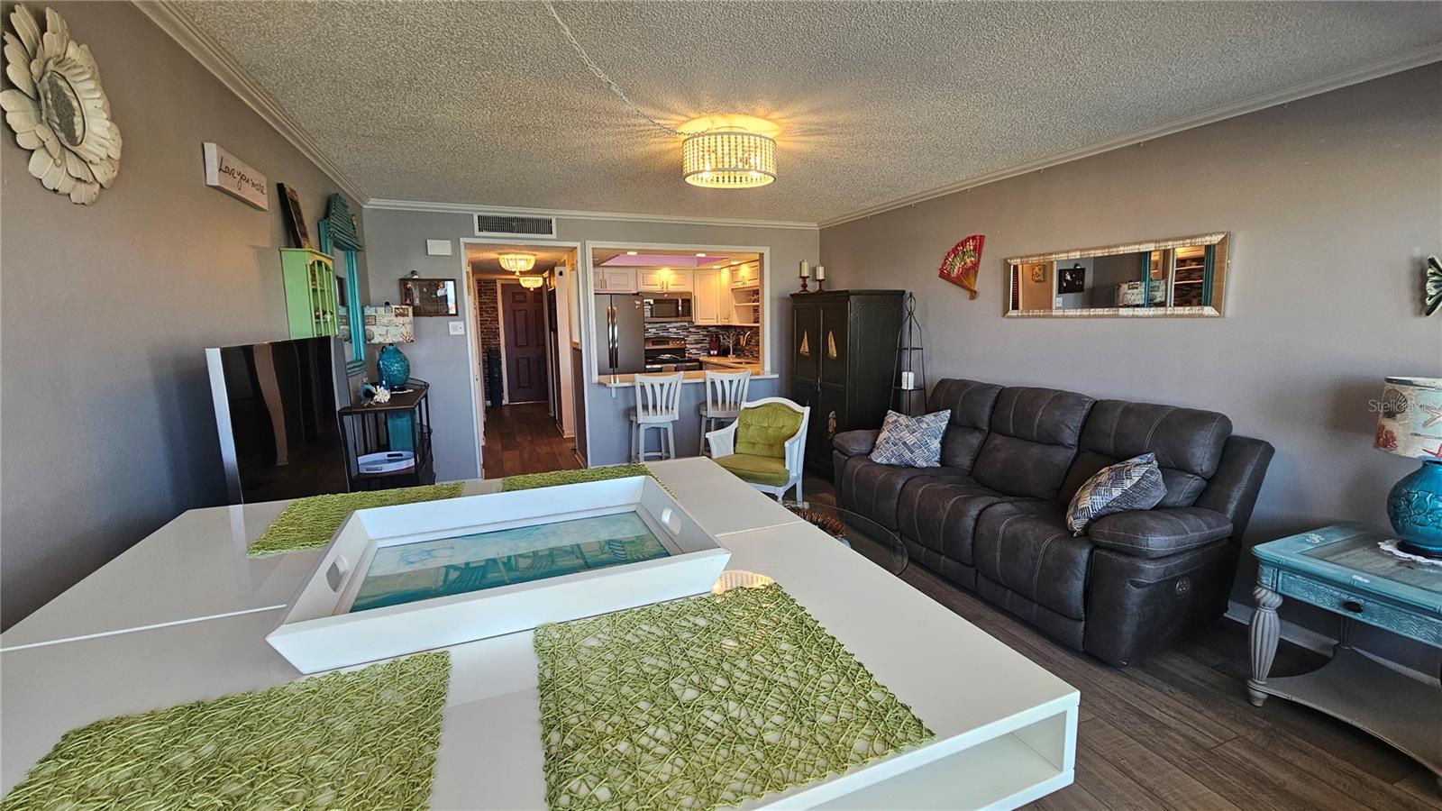 Image 20 of 45 For 4575 Cove Circle 1105