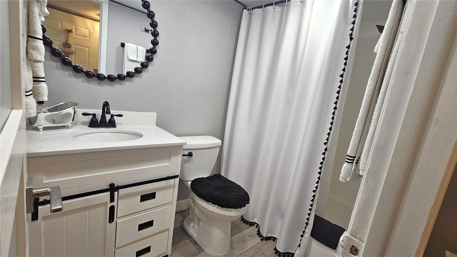 Image 30 of 45 For 4575 Cove Circle 1105