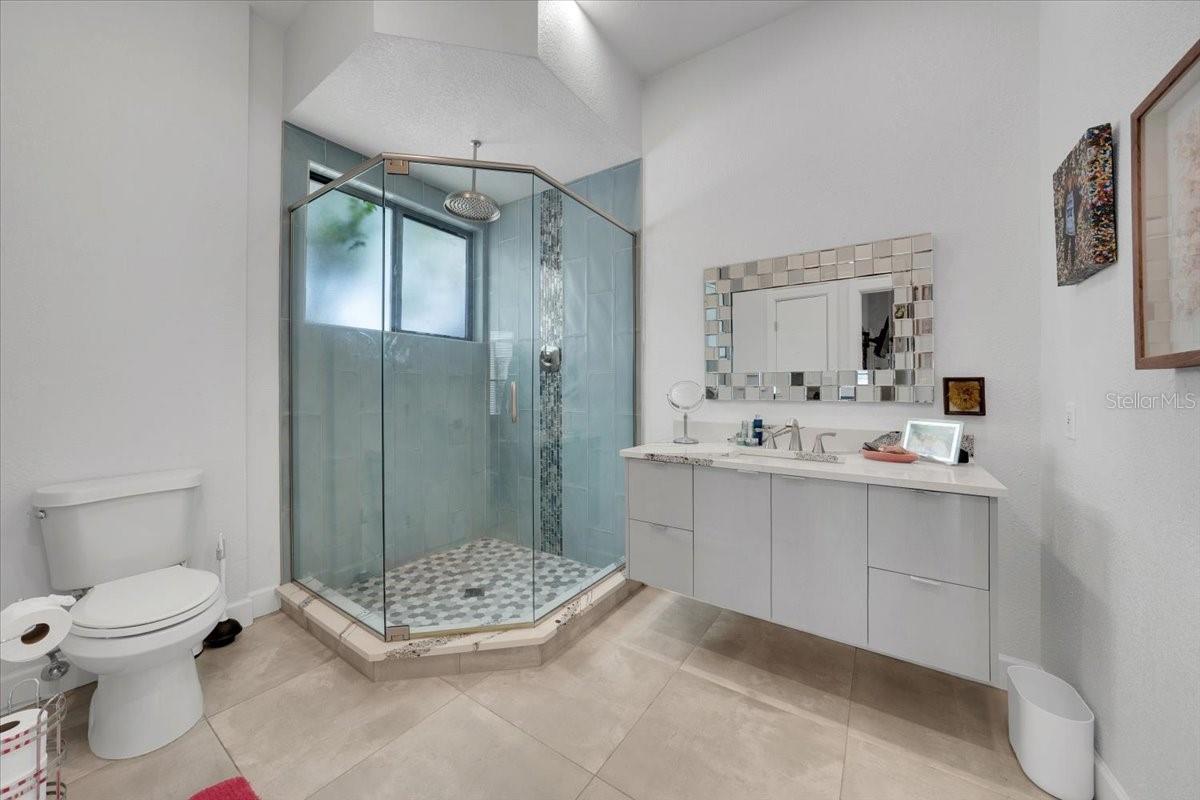 Image 16 of 43 For 3127 Sligh Avenue 101c