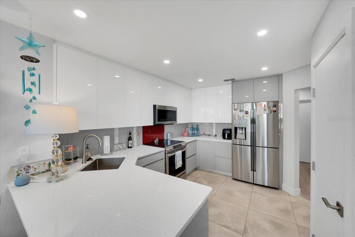 Image 18 of 43 For 3127 Sligh Avenue 101c